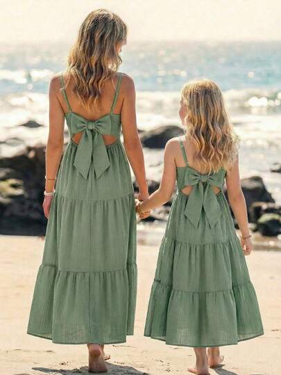 SHEIN 少女度假休闲春夏纯色荷叶边蝴蝶结连衣裙，绿色，波西米亚风，适合海滩、海滨度假、母女装