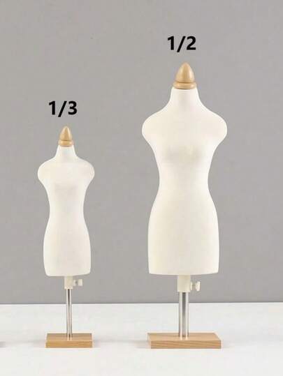 1 Manichino da cucito in miniatura per abbigliamento, con base quadrata e spilli per scopi didattici.