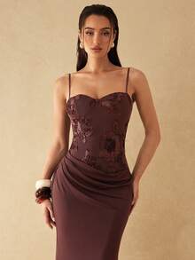 Silquee 夏季咖啡棕色可调节肩带刺绣提花面料不对称下摆性感优雅连衣裙，适合海滩度假、约会、外出、夜店派对、聚会等场合。 - 咖啡棕 - 查看 5