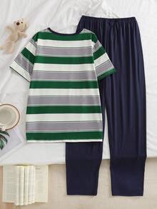 Bộ đồ ngủ mùa hè 2 món cho bé trai tuổi teen: Áo tay ngắn cổ tròn kẻ sọc màu xanh navy, có túi ngực, quần dài cạp chun, chất liệu nhẹ, thoải mái, mềm mại, thân thiện với da, thích hợp làm quà tặng mùa lễ hội 2026. - Màu xanh bụi bặm - Xem 2