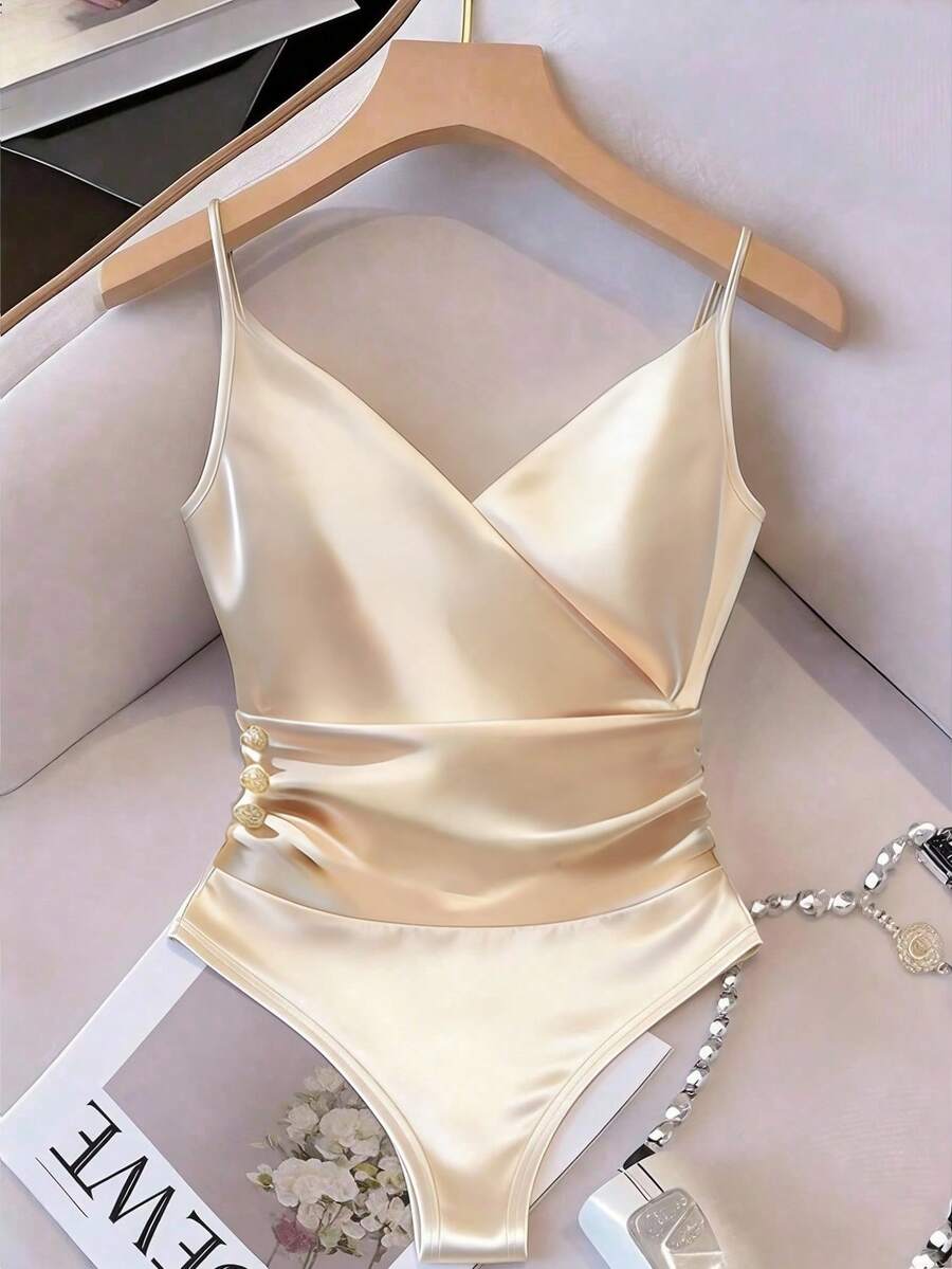 GlowEve Áo liền thân ôm sát, dây mảnh, viền bèo nhún, trang trí khóa kim loại, gợi cảm, thích hợp cho việc đi làm. - Màu be - Xem 1