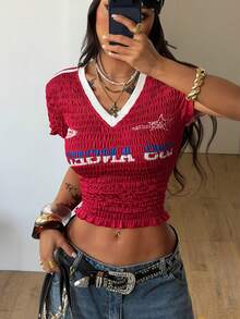Coolane Áo thun nữ mùa xuân/hè phong cách đường phố, đi học, thường ngày, cổ điển, preppy, thể thao, phong cách Y2K, blockcore, chất liệu dệt kim co giãn, thoải mái, họa tiết in, cổ chữ V nhún bèo, áo thun ngắn tay nữ, áo kiểu mới nhất cho nữ, áo kiểu nữ, áo thun mới cho nữ mùa hè - Đỏ - Xem 4