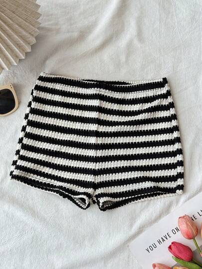 Tween Girls' Black & White Striped Casual Shorts, Minimalist Fashion, Suitable For Summer Daily Wear, Beach, Vacation
