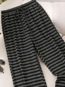 CosyJoli 大码女式春夏新款条纹沙滩短裤，适合情人节等场合，通勤时尚，条纹阔腿裤带口袋。沙滩度假/大学生度假风邮轮女式夏季宽松裤/宽松裤，大码女式休闲裤。 - 深灰色 - 查看 3