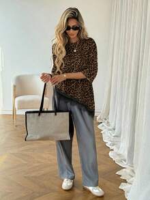 SHEIN LUNE 女士休闲豹纹纯色不对称下摆蕾丝拼接T恤，百搭日常穿搭，春夏休闲上衣，适合度假、夏季、春季、春假及各种场合，包括沙滩装、休闲衬衫、外套和夏季上衣。 - 彩色 - 查看 3