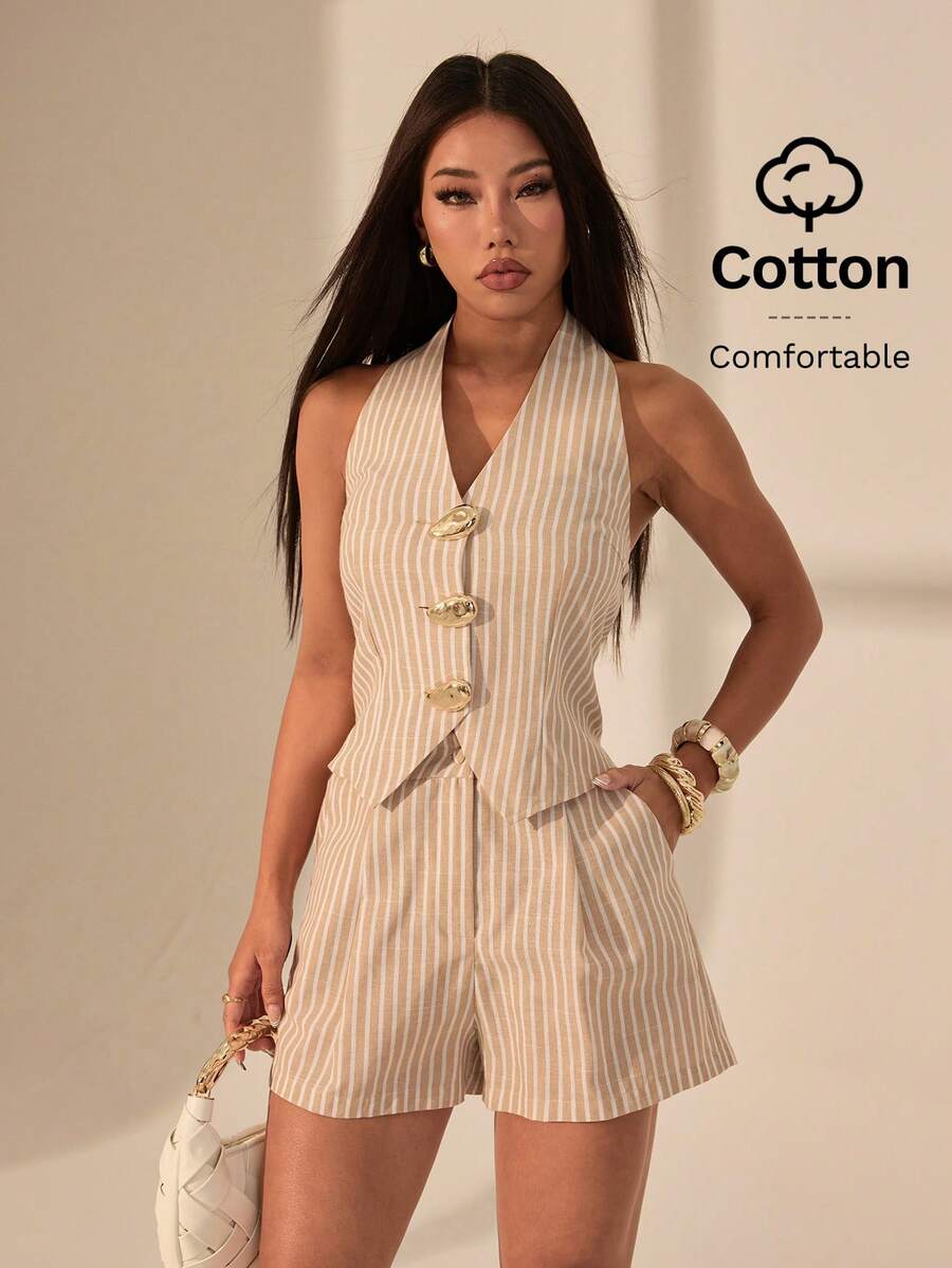 SHEIN PETITE 2 piezas Conjunto casual de mujer con top corto de halter con decoración de metal a rayas y shorts. Conjunto de top sin mangas y shorts de verano. Conjunto de chaleco y shorts a rayas para mujer en verano - Multicolor - Ver 1