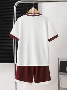 SHEIN Mirajuku 2件套男童条纹短袖polo衫和短裤套装 - 酒紅色 - 查看 2