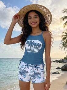 少女热带棕榈树印花吊带背心式泳衣，上衣侧边饰有荷叶边和蝴蝶结，搭配热带棕榈树印花泳裤，两件套泳装，时尚休闲优雅，适合游泳、夏季度假、海滩、泳池、节日派对等场合。 - 彩色 - 查看 1
