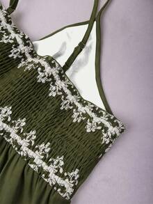 Sweetra 波西米亚风度假优雅低V领印花吊带裙 - 軍綠色 - 查看 6