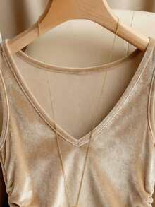 Franclia Áo liền thân không tay cổ chữ V xếp ly, chất liệu nhung bóng mượt, mềm mại và ngọt ngào dành cho nữ, thích hợp để mặc nhiều lớp. - Màu be - Xem 7
