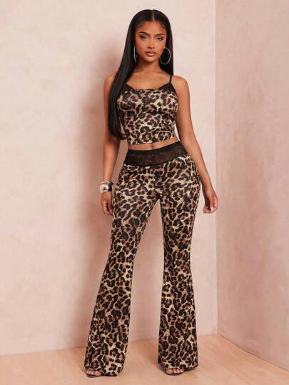 Radiana Damen sexy, lässiges, markantes Leoparden-Muster-Set, 2-in-1 Spitzen-Patchwork-Set, Spitzen-Camisole Leoparden-Muster-Top mit taillentiefer Spitzen-Leoparden-Muster-Schlaghose 2-teiliges Set, dehnbares Strick-Set, anliegendes Zweiteiler-Set, lässiges Zweiteiler-Set, Y2K-Stil Outfit, lässiges Stadtset, Freizeitbekleidung, geeignet für tägliche Ausflüge, urban, Nacht, Dates, Zusammenkünfte, Partys, Nachtclubs, Cocktail-Events, Urlaubsreisen