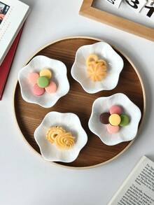 1 pièce Assiette à pâtisserie en porcelaine blanche élégante de style français , Assiette à dessert à pétales épaissie, assiette unique pour fruits secs et collations, assiette à petits fruits exquise pour les invités, délicate coupelle de trempage pour la maison. Idéal pour les restaurants, les pâtisseries et les salons. - Blanc - Voir 8