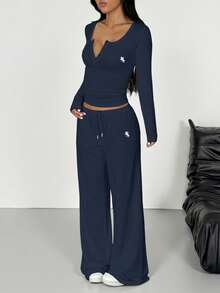 SHEIN EZwear Bộ áo thun dài tay cài nút họa tiết cưỡi ngựa màu xanh navy và quần dài thường ngày dành cho nữ, mặc hàng ngày - Màu xanh hải quân - Xem 6