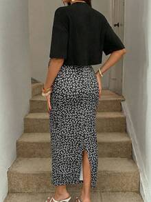 SHEIN 2件套孕妇夏季休闲碎花吊带连衣裙和纯色短袖T恤 - 黑與白 - 查看 2