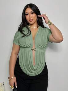 Firerie 大码舒适休闲优雅深V领无袖弹力衬衫，饰有金属扣环和侧开衩，适合春夏穿着 - 綠色 - 查看 5