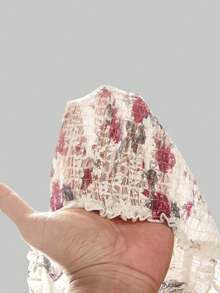 Sweetness Áo tank top babydoll nữ chất liệu ren in hoa cổ điển, viền ren tương phản, xẻ tà. - Màu be - Xem 6