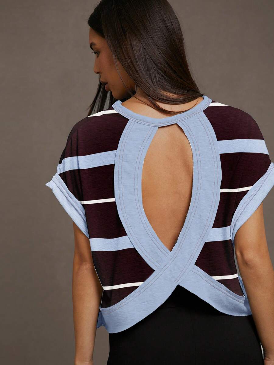 SHEIN Essnce 休闲简约复古优雅通勤百搭暖棕色和蓝色条纹马匹标志印花图案，适合海滩、度假、女士夏季穿搭，女士圆领露背不规则下摆宽松无袖T恤 - 彩色 - 查看 1