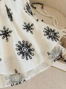 Franclia Elegant French Style, Woven, Printed, Bamboo Fiber Fabric, V-Neck Lightweight, Sexy, Loose Fit, Youthful, Vacation, Beach, Date, Commute, Student, Beach Holiday, New Summer Women Tank Top - Black and White - View 5