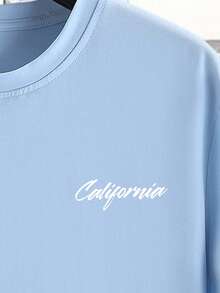 Manfinity RSRT 男士蓝色T恤，饰有加州棕榈树图案，配色清新，休闲度假风，适合海滩、散步、约会等场合，男女皆宜，是送给男友/老公的绝佳夏季礼物。 - 淺藍色 - 查看 5