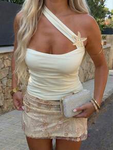 SHEIN Holidaya 女士春夏新款金属扣海星装饰裹身褶皱设计优雅针织修身吊带衫 - 杏色 - 查看 1