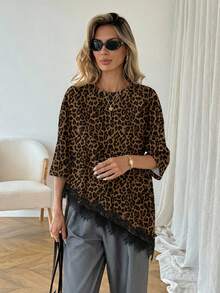 SHEIN LUNE 女士休闲豹纹纯色不对称下摆蕾丝拼接T恤，百搭日常穿搭，春夏休闲上衣，适合度假、夏季、春季、春假及各种场合，包括沙滩装、休闲衬衫、外套和夏季上衣。 - 彩色 - 查看 2