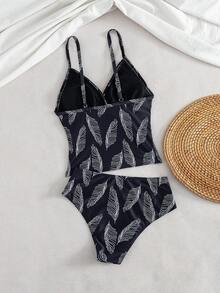 Swim Lushoire Bộ đồ bơi nữ thanh lịch và sang trọng theo phong cách nghỉ dưỡng: Áo bikini đơn giản màu đen cổ chữ V với dây đeo mảnh, nền đen in họa tiết lông vũ trắng. Kết hợp với quần bikini cạp cao kiểu dáng retro thanh lịch, bộ đồ bơi hai mảnh này được trang trí bằng viền dệt màu đen và bạc. Hoàn hảo cho các kỳ nghỉ (nghỉ xuân, mùa tựu trường, lễ hội, mùa xuân và những chuyến đi biển). Đồ bơi phù hợp với người có vóc dáng ngoại cỡ, trang phục đi biển cho nữ, bộ đồ đi nghỉ mát cho nữ. - Đen và trắng - Xem 3