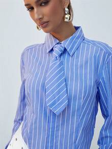 Hauture Chemise rayée courte de style "Old Money" chic de bureau avec cravate pour femmes - Bleu azur - Voir 6