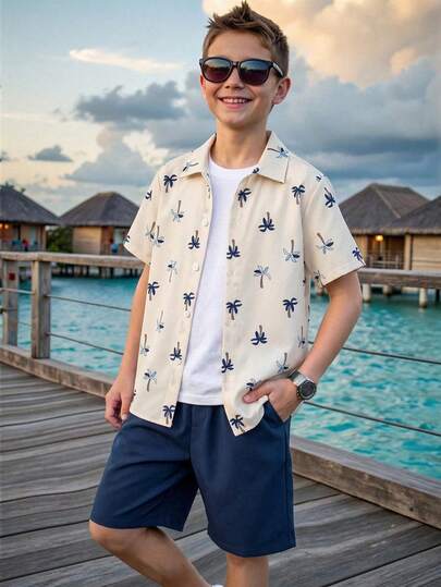 SHEIN Set de 2 piezas de camisa de manga corta con estampado floral y pantalones cortos casuales para niño preadolescente, adecuado para ir y venir, la escuela, el uso diario casual, deportes, primavera/verano, vacaciones, playa