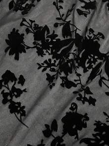 SHEIN MOD Áo thun nữ kiểu vintage trễ vai màu đỏ rượu vang, chất liệu lưới jacquard, tay loe, vạt lệch, xếp nếp. - màu đen - Xem 4