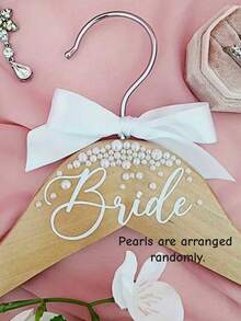 SHEIN 1 Móc treo đồ bằng gỗ đính ruy băng ngọc trai giả - Móc treo đồ cưới cho cô dâu, Móc treo quần áo nhẹ, Quà tặng thanh lịch cho cô dâu, cặp đôi mới cưới, Trang trí đám cưới - Màu be - Xem 10