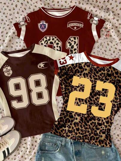 Bộ 3 áo thun nữ tuổi teen phối màu, phong cách Blokecore, retro thập niên 90, thể thao đường phố cá tính, họa tiết da báo, chữ số và chữ cái, ôm sát, chất liệu co giãn, Blokette, áo thun nữ tuổi teen dáng ngắn, cổ tròn, tay ngắn, cạp cao, thích hợp mặc hàng ngày mùa xuân/hè, POV, phong cách mới.