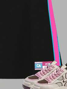 SHEIN Leap Crew 少女休闲复古字母数字徽章图案连衣裙，运动学院风短袖中长连衣裙，适合夏季凉爽穿着，女童 Chroma Select 系列，返校季童装，韩版春夏风，轻松运动风，套装，儿童图案T恤，运动休闲风，夏季服装，毕业季儿童运动连衣裙，运动鞋舞会连衣裙，少女Y2K图案T恤连衣裙，儿童Y2K女童服装 - 彩色 - 查看 5
