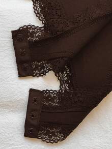 Comfortcana Bodysuit Wanita Motif Renda Patchwork Kasual Serbaguna untuk Pemakaian Sehari-hari - Coklat - View 6