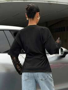 Muchica 女士黑色针织蕾丝两用T恤，腰部设计，适合外出、街头穿搭、Y2K风格，黑色蕾丝袖上衣 - 黑色 - 查看 2