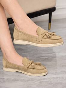 Sleekvia 女士时尚杏色绒面革蝴蝶结流苏设计舒适休闲乐福鞋，适合通勤、户外活动、旅行、购物、工作、日常穿着 - 杏色 - 查看 2