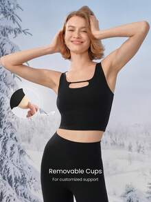 GLOWMODE FeatherFit™ Joyful Cutout 内置罩杯背心 圣诞节 假期 冬季 低冲击 瑜伽 日常 - 黑色 - 查看 3