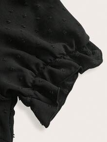 SHEIN VCAY Camisa de crepé de seda informal de talla grande con pompones y estampado floral, perfecta para festivales de música y vacaciones de verano. Cómoda y perfecta para el verano. - Negro - Ver 4