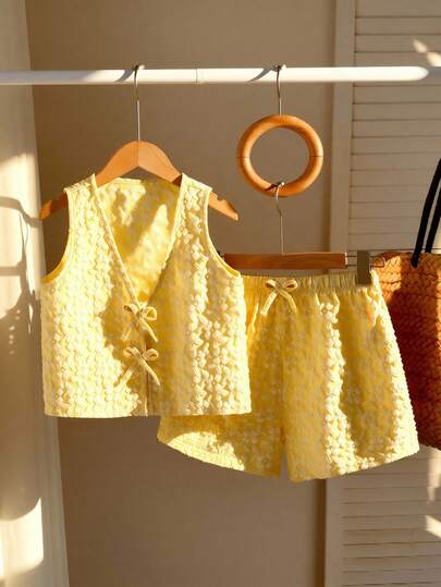 SHEIN 2pcs/Set Girls Sleeveless Woven Striped Tank Top With Bow Decor & Elastic Waist Loose Casual Shorts, Summer