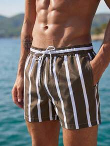 Manfinity Swimmode 男士条纹休闲沙滩短裤，时尚简约，适合日常穿着，夏威夷风 - 彩色 - 查看 1