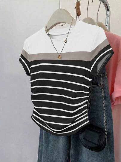SHEIN 女士T恤，经典条纹印花图案，夏季休闲户外上衣，优雅设计，适合日常、户外、购物、旅行等多种场合。