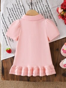 SHEIN Playful Pals 女嬰休閒草莓印花荷葉邊裙襬 Polo 領短袖洋裝，可愛夏季生日戶外玩樂穿搭，粉色與紅色幼童洋裝 - 粉色 - 查看 2