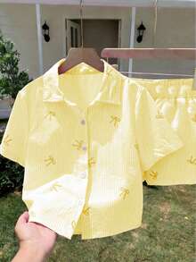 SHEIN 女童蝴蝶结条纹印花套装（2件套），包括T恤和短裤，适合通勤和日常穿着。 - 黃色 - 查看 2
