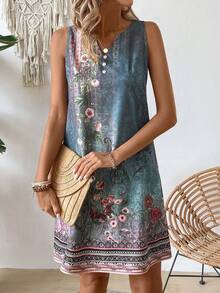 Zayélia Women's Floral Printed Notched V-Neck Sleeveless Dress - Green - View 4