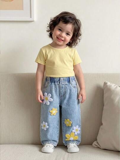SHEIN Baby/Infant Girls' Fashion Snowflake Distressed Embroidered Flare Pants Baby GirlFashionable Vintage Floral Embroidered Blue Denim Skinny Jeans Toddler Jean With Flowers Babygirl Jeans Cozy Baby Black Pants Baby Jeans Pants Girls Baby Denim Pants
