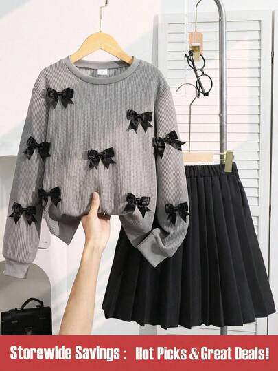 SHEIN 2 件女孩甜美酷炫风格套装，圆领蝴蝶结装饰运动衫和高腰百褶裙，适合上学、休闲外出、聚会