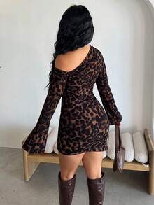 Dayanna Comas 女式春装新年夜约会罗纹针织褶饰不对称领口修身半身裙 - 棕色 - 查看 2