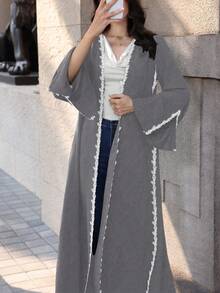 Yasmyna Áo choàng Abaya tay dài dáng rộng, phối ren, dành cho nữ - Màu Xám nhạt - Xem 3