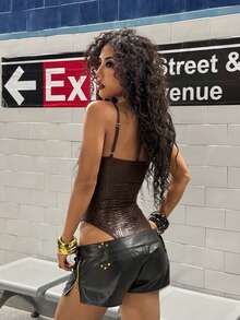 StreetHx 女士春夏欧美时尚鳄鱼纹PU涂层弹力连体衣，简约修身低领设计，适合日常、街头、派对等场合，酒红色 - 咖啡棕 - 查看 2