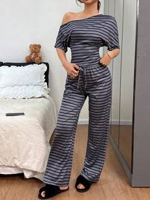 Napfluff 女士休闲条纹印花不对称肩短袖上衣和直筒裤睡衣套装 - 深灰色 - 查看 4