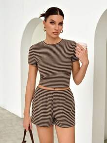 SHEIN Tall 女士休闲家居睡衣套装，包含条纹圆领长袖T恤和宽松条纹直筒裤，适合日常穿着、运动、秋冬季节、返校季穿着。棕色条纹两件套，秋季女装。 - 棕色 - 查看 8